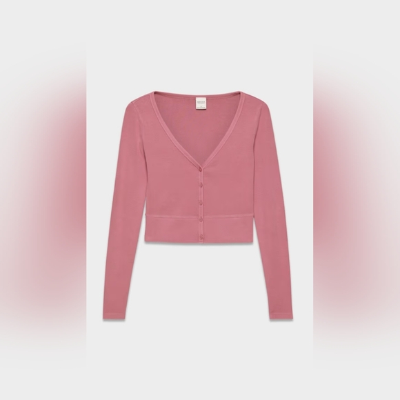 ARITZIA HomeStretch Rib V-Neck Waist Button-Up Top. Size Large. - Picture 4 of 16